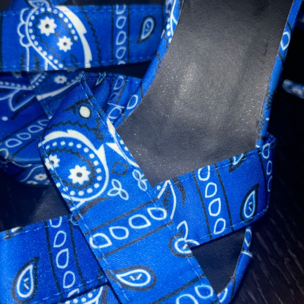 Bandana shoes LACED UP AROUND ANKLE